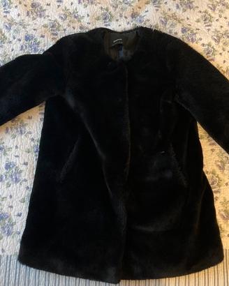 Pelliccia sintetica nera Stradivarius taglia S
