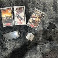 Lotto PSP Sony + 4 Giochi e Caricatore DA RIPARARE