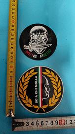 Adesivi ME NE FREGO e BOIA CHI MOLLA