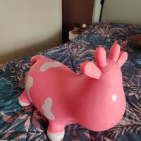 Mucca gonfiabile cavalcabile gioco bambini 