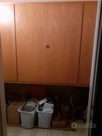 Armadio con ripostiglio