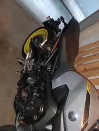 Yamaha MT-09 2017 night fluo INCIDENTATA 
