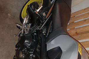 Yamaha MT-09 2017 night fluo INCIDENTATA 