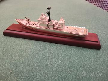 Modellino nave militare Cassiopea - come nuovo