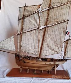 Modellino La Perle  Peschereccio d’epoca anno 1920