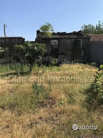Rustico 140mq con 500mq di terreno a Mascali - Vista 2
