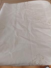 Coperta matrimoniale ricamata antica