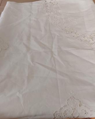Coperta matrimoniale ricamata antica