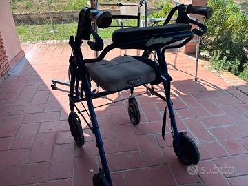 girello anziani  con seduta