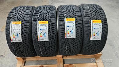 245/40/19 INVERNALI PIRELLI NUOVE 
