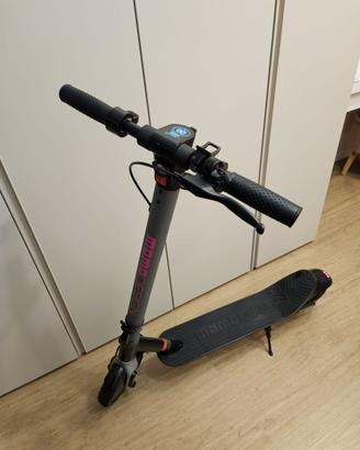 monopattino elettrico Momo design EVO9 - NUOVO