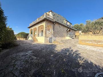 VILLA SINGOLA A GENZANO DI ROMA