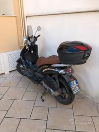 Beverly 300 tourer anno 2009