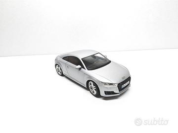 Audi TT Coupe del 2014 Minichamps -1/18 Tanomodels
