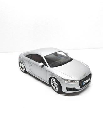 Audi TT Coupe del 2014 Minichamps -1/18 Tanomodels