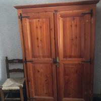 Armadio vintage anni 60 in legno massello