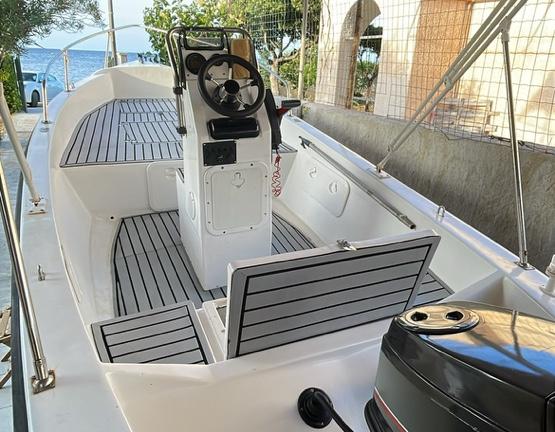 Barca mt 5,15 motore e carrello