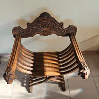 Sedia Savonarola in legno