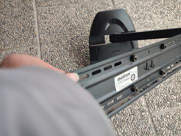 staffa per TV a muro