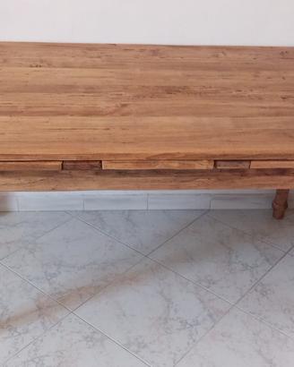 Tavolo in legno massello di tiglio allungabile