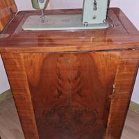 Macchina da cucire VISNOVA