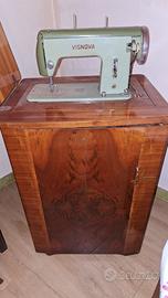 Macchina da cucire VISNOVA
