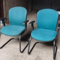 due sedie poltroncine comode 