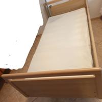Letto da degenza elettrico in legno – completo.