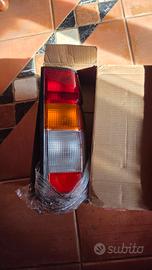 Fanali posteriori Nissan Kingcab D21
