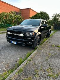 Dodge ram 1500 v8 hemie