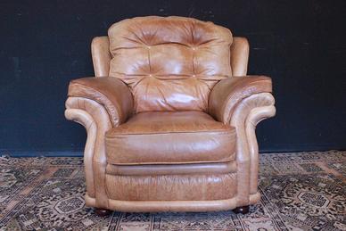 Poltrona modello Chesterfield bergere pelle