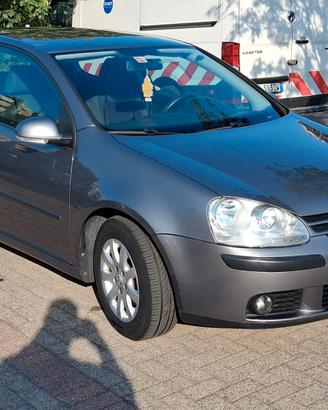 Golf  v  1.6 3P Comfortline (75 kw)