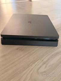 PS4 500gb guasta,buona per ricambi o riparazione