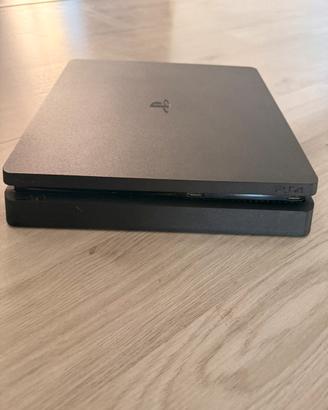 PS4 500gb guasta,buona per ricambi o riparazione