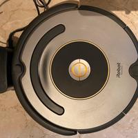 iRobot Roomba 616 funzionante con base originale