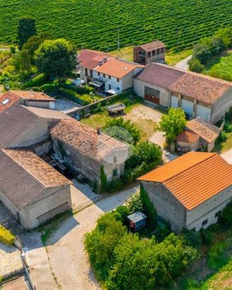CASA DI CORTE A LAVAGNO