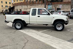 Toyota Hilux 2.4