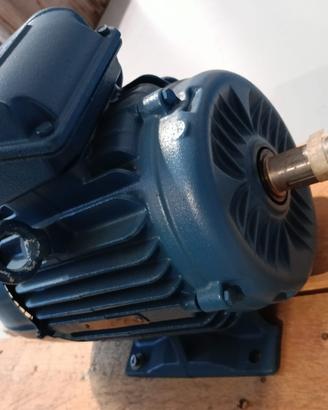 MOTORE WEG TRIFASE 2 POLI 4 kW
