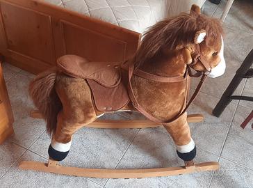 cavallino  a dondolo 