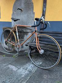 Bici da corsa vintage Peugeot anni ‘70