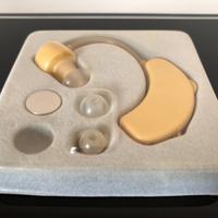 Amplificatore acustico dell'udito