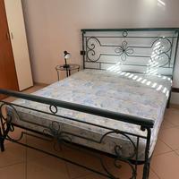Letto matrim. stile ferro battuto + materasso