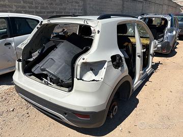 RICAMBI VOLKSWAGEN T CROSS 1.0 BENZINA ANNO:2022