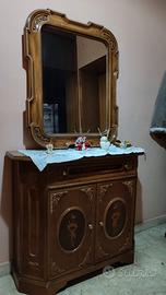 Mobile da ingresso con specchio