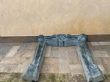 Cornice in marmo antico per camino