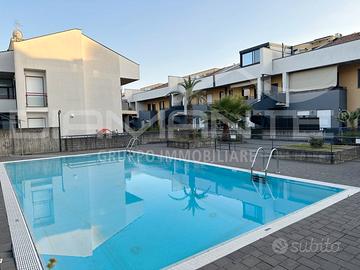 App.villa+garage+giardino residence con piscina