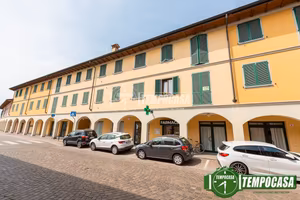 2 LOCALI IN CENTRO