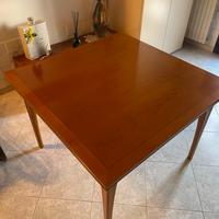 Tavolo in legno allungabile