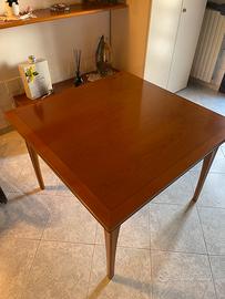 Tavolo in legno allungabile