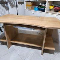 Scrivania in legno rovere